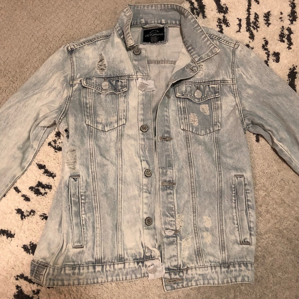 Victorious Premium Cotton Distressed Denim Jacket